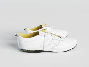 现代白色休闲鞋子