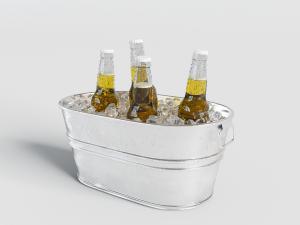 欧式不锈钢冰桶里的酒瓶