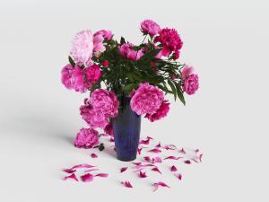 蓝色玻璃花瓶牡丹花花卉