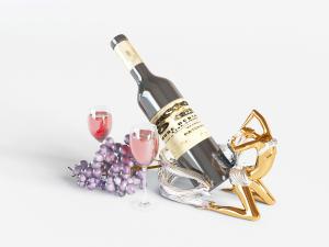 欧式红酒架上的红酒瓶和高脚杯