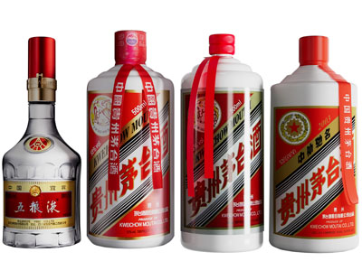 现代白酒酒瓶酒杯